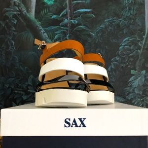 Black, brown, and white textured wedge